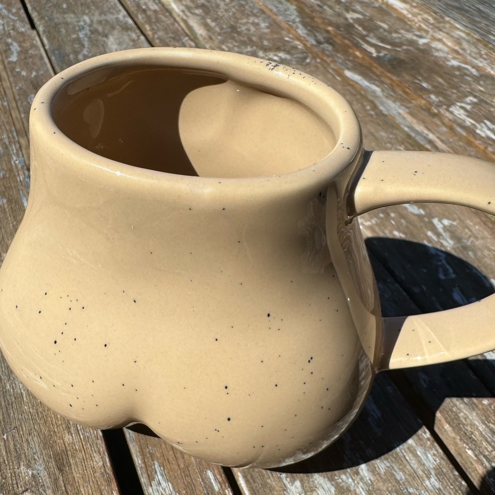 Booty Shaped Ceramic Cup / Booty Mug/Vase: Beige Flecked - Picture 4 of 11